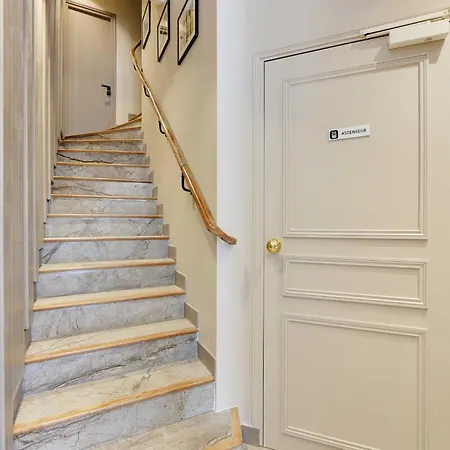 Cosy With Balcony - 2br 6p- La Roquette *
